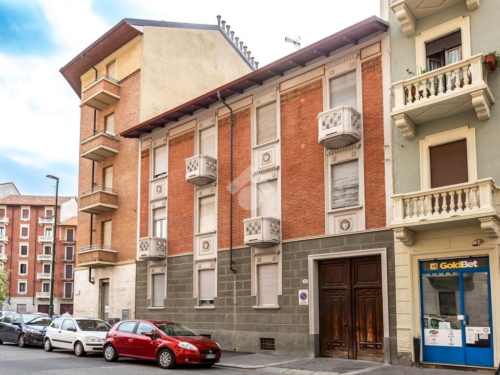 Stable - Palace Via Domodossola, Torino (neighborhood Parella) - photo 1
