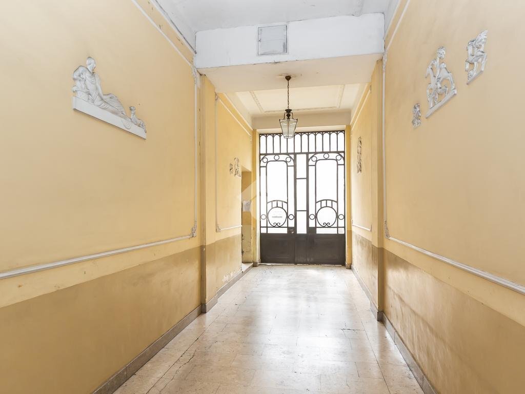 Stable - Palace Via Domodossola, Torino (neighborhood Parella) - photo 2