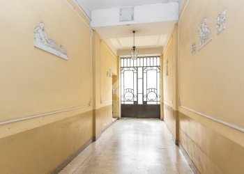 Stable - Palace Via Domodossola, Torino (neighborhood Parella) - photo 2