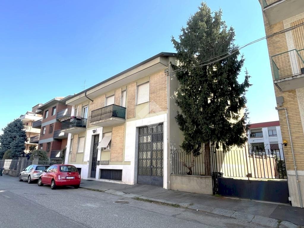 Four-room apartment Via Giovanni Servais, Torino (neighborhood Parella) - photo 1