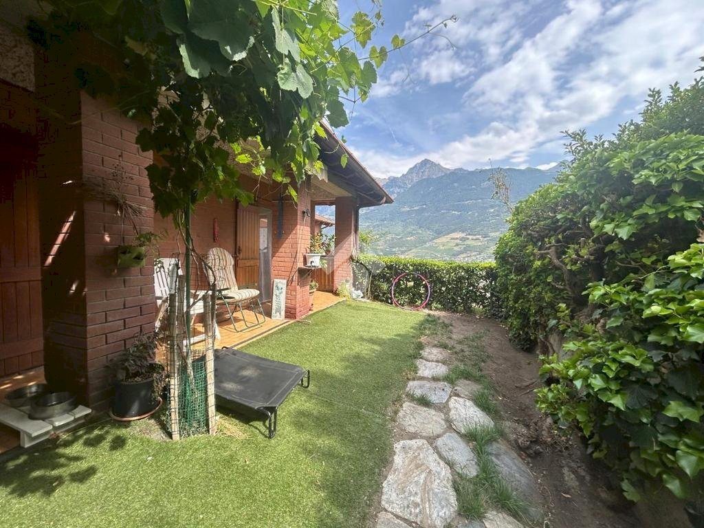 Four-room apartment Regione crou, Aosta - photo 1