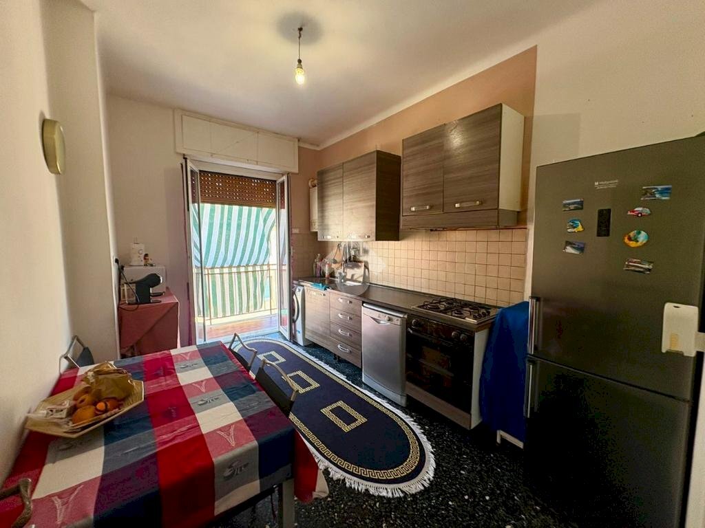 Four-room apartment Via dei sessanta, Genova (neighborhood Cornigliano) - photo 1