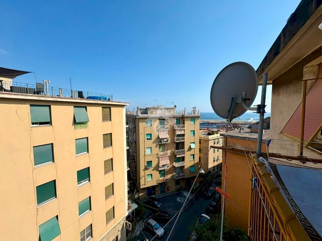 Four-room apartment Via dei sessanta, Genova (neighborhood Cornigliano) - photo 3