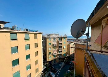 Four-room apartment Via dei sessanta, Genova (neighborhood Cornigliano) - photo 3