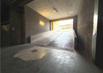 Box Via Lessolo, Torino (neighborhood Vanchiglietta) - photo 4