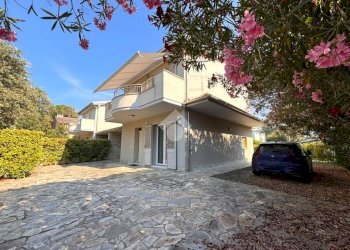 Portion of a house Viale dei Lecci, Ravenna (neighborhood Marina Romea) - photo 1