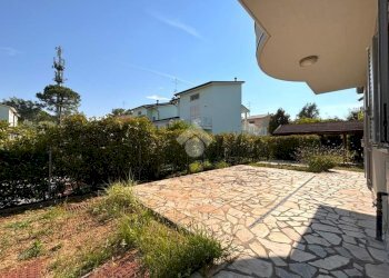 Portion of a house Viale dei Lecci, Ravenna (neighborhood Marina Romea) - photo 37