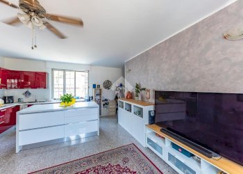 Three-room apartment Via Giuseppe Mazzini, Lainate - photo 5