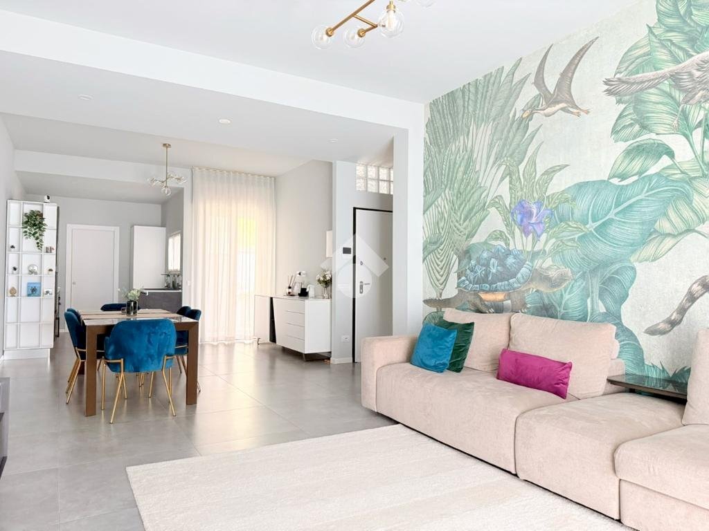 Four-room apartment Via Fratellanza, Bollate - photo 1