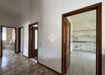 Four-room apartment Via Vicenza, Modena (neighborhood Buon Pastore - Parco Amendola) - photo 5