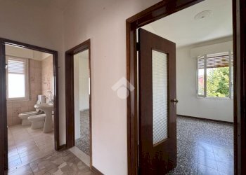 Four-room apartment Via Vicenza, Modena (neighborhood Buon Pastore - Parco Amendola) - photo 14