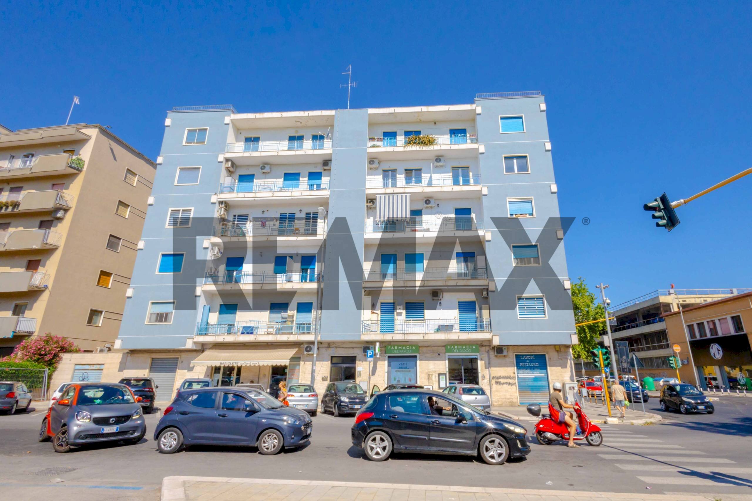 Edificio all\'aperto - Two-room apartment Via Aristosseno
 
7, Bari - photo 1