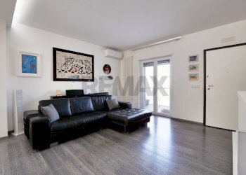 Soggiorno - Four-room apartment Via degli Impagliatori
 
14, Giovinazzo - photo 3