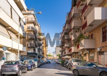 Edificio all\'aperto - Locale Commerciale Via Maggiore Giuseppe Galliano
 
14-16, Palermo - foto 1