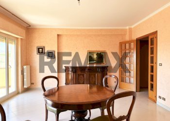 Sala da pranzo - Quadrilocale Via Aldo Moro
 
10, Calatafimi-Segesta - foto 12