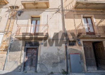 Edificio all\'aperto - Trilocale Via Favitta
 
16, Caltagirone - foto 12