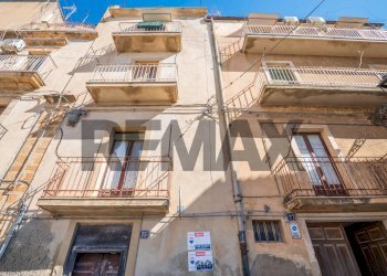 Edificio all\'aperto - Trilocale Via Favitta
 
16, Caltagirone - foto 23