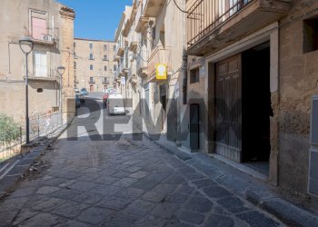 Edificio all\'aperto - Trilocale Via Favitta
 
16, Caltagirone - foto 27