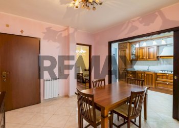Sala da pranzo - Quadrilocale Via Feudogrande
 
141, Fiumefreddo di Sicilia - foto 1