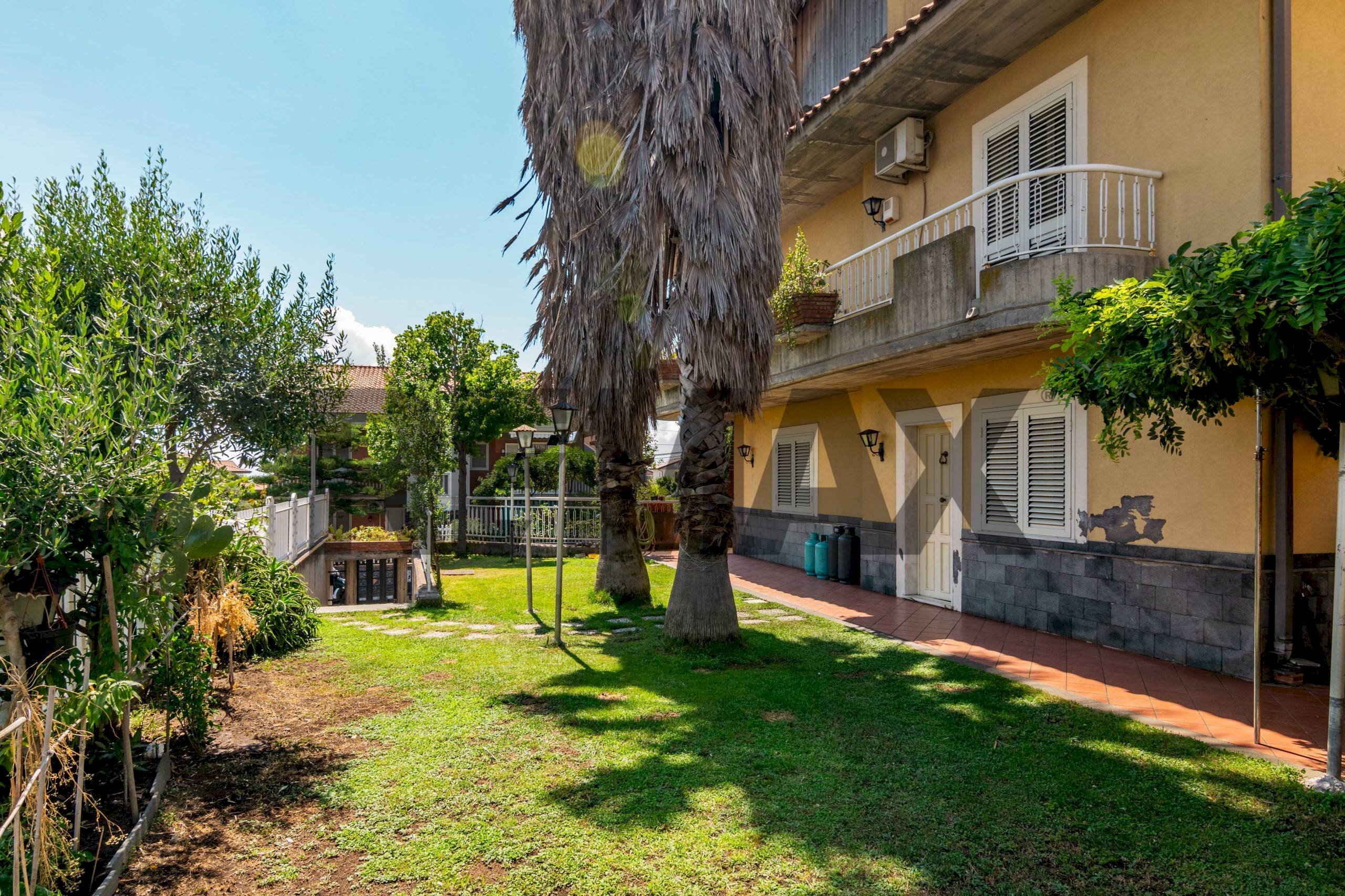 Giardino - Casa semi indipendente Via degli Oleandri
 
20, San Pietro Clarenza - foto 1