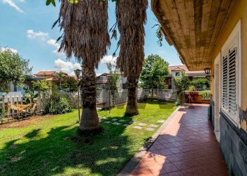Giardino - Casa semi indipendente Via degli Oleandri
 
20, San Pietro Clarenza - foto 4