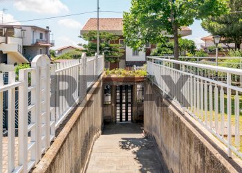 Balcone - Casa semi indipendente Via degli Oleandri
 
20, San Pietro Clarenza - foto 32