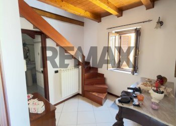 Hall / corridoio - Semi-detached house Via Santa Margherita
 
5, Paterno - photo 11