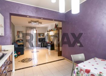 Sala da pranzo - Trilocale Via Dafnica
 
206, Acireale - foto 1