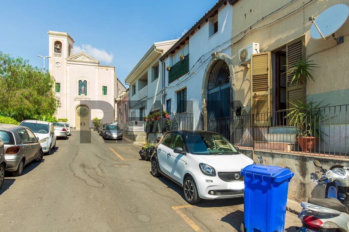 Edificio all\'aperto - Semi-detached house Via Policastro
128, Catania - photo 2