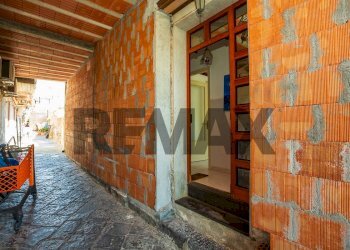 Hall / corridoio - Semi-detached house Via Policastro
 
128, Catania - photo 7