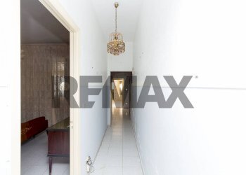 Hall / corridoio - Semi-detached house Via Policastro
 
128, Catania - photo 11