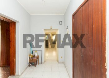 Hall / corridoio - Semi-detached house Via Policastro
 
128, Catania - photo 16