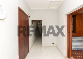 Hall / corridoio - Semi-detached house Via Policastro
 
128, Catania - photo 17