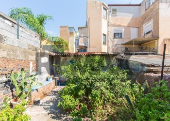 Giardino - Semi-detached house Via Policastro
 
128, Catania - photo 28