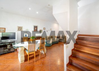 Sala da pranzo - Semi-detached house Via Umberto Veruda
12, Trieste - photo 4