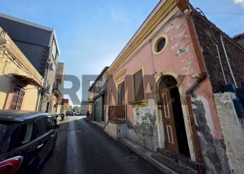 Edificio all\'aperto - Casa indipendente via aspromonte
 
28, Catania - foto 1