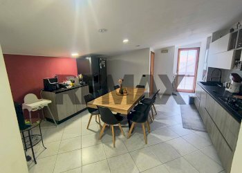Sala da pranzo - Appartamento via Dolomiti
 
38, Desio - foto 3