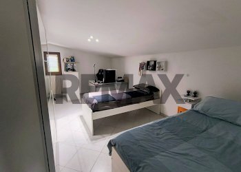 Camera / camera da letto - Appartamento via Dolomiti
 
38, Desio - foto 10