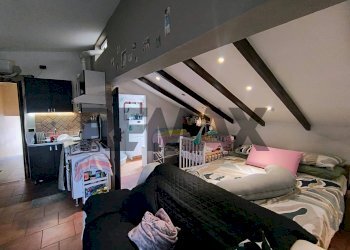 Camera / camera da letto - Appartamento via Dolomiti
 
38, Desio - foto 17