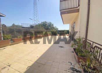 Terrazza - Four-room apartment Via Salvatore Quasimodo
 
12, Sant'Agata Li Battiati - photo 7
