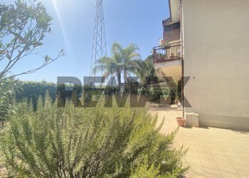 Giardino - Four-room apartment Via Salvatore Quasimodo
 
12, Sant'Agata Li Battiati - photo 9