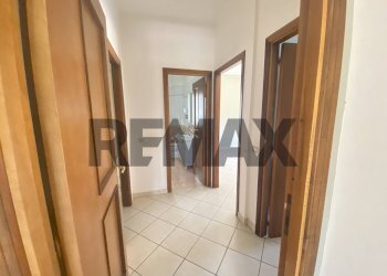 Hall / corridoio - Four-room apartment Via Salvatore Quasimodo
 
12, Sant'Agata Li Battiati - photo 21