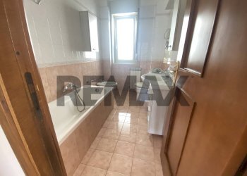 Bagno - Four-room apartment Via Salvatore Quasimodo
 
12, Sant'Agata Li Battiati - photo 26