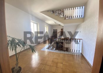 Scale - Four-room apartment Via Salvatore Quasimodo
 
12, Sant'Agata Li Battiati - photo 30