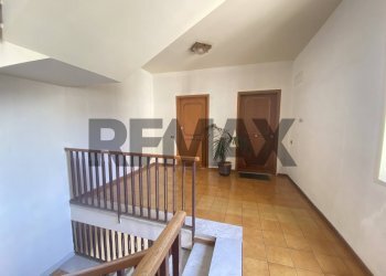 Scale - Four-room apartment Via Salvatore Quasimodo
 
12, Sant'Agata Li Battiati - photo 31