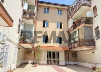 Edificio all\'aperto - Four-room apartment Via Salvatore Quasimodo
 
12, Sant'Agata Li Battiati - photo 33