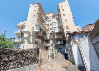 Edificio all\'aperto - Quadrilocale Via Del Bosco
 
137, Catania - foto 31
