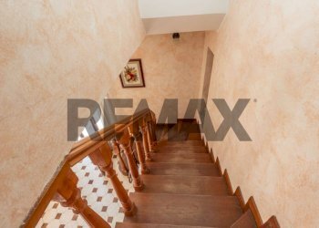 Scale - Villa Viale Dello Sport
 
52, Trecastagni - photo 25