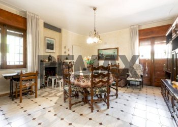 Sala da pranzo - Villa Viale Dello Sport
 
52, Trecastagni - photo 33