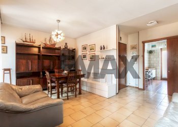 Sala da pranzo - Quadrilocale Via Unità D'Italia
 
34, Olgiate Olona - foto 2